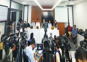 अहमदाबाद में मीडिया के साथ बातचीत करते प्रबन्ध निदेशक एनएचएसआरसीएल