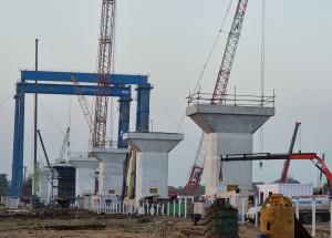Construction of pillars in full swing in Navsari (Gujarat) for MAHSR Corridor
