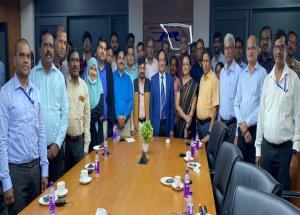 Shri Rajendra Prasad, MD, NHSRCL interacted with Management Development Program participants and faculty members of IIM Ahmedabad