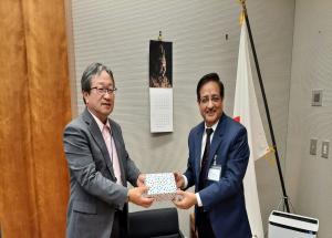 श्री राजेंद्र प्रसाद, एमडी/एनएचएसआरसीएल ने अपनी जापान यात्रा पर जापान के प्रधान मंत्री के विशेष सलाहकार श्री मसाफुमी मोरी, उप मंत्री, एमएलआईटी और जेआईसीसी अधिकारियों के साथ बातचीत की