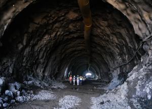 मुंबई-अहमदाबाद हाई स्पीड रेल कॉरिडोर के लिए पहली पहाड़ी सुरंग का निर्माण 5 अक्टूबर को पूरा हुआ
