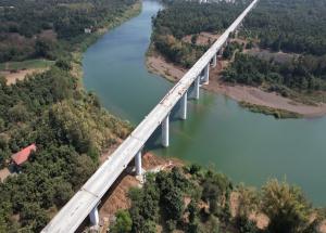 अंबिका नदीवरील नदी पुलाचे काम, नवसारी जिल्हा, गुजरात, मार्च 2024 पूर्ण झाले आहे