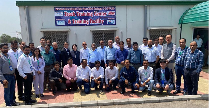 मुंबई अहमदाबाद एचएसआर कॉरिडोर के लिए भारतीय इंजीनियर्स के लिए हाई-स्पीड रेल ट्रैक सिस्टम का प्रशिक्षण प्रारंभ किया गया