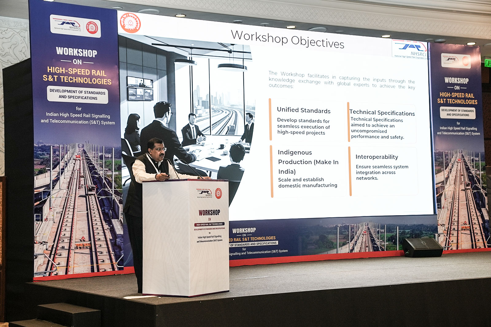 Shri Alok Katiyar, Director/Electrical & System highlighted the need for India’s own standards and strong indigenous manufacturing capabilities for future high speed rail network
