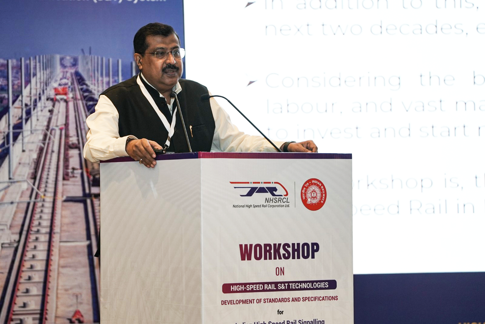 Shri Alok Katiyar, Director/Electrical & System highlighted the need for India’s own standards and strong indigenous manufacturing capabilities for future high speed rail network