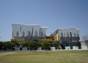 The murals on hub building depicts the famous "Dandi March" movement of Sabarmati