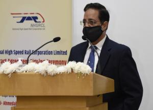 Shri Rajendra Prasad (Director Project, NHSRCL) speaking at the C-4 contract agreement signing ceremony on 26 Nov 2020