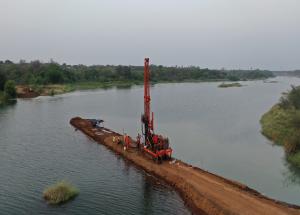 चैनेज 66.850 किमी पर दमन गंगा नदी के पास की जा रही भू-तकनीकी जांच 