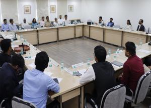 IRAS Officer Trainees of 2018 & 2019 batch visited NHSRCL Corporate office on 14th March'22. Shri Satish Agnihotri, MD, NHSRCL gave a detailed overview of the ongoing first HSR project to officer trainees in the presence of Shri Arun Bijalwan, Director (Finance) & other senior officers.