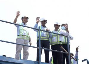 श्री सतीश अग्निहोत्री, एमडी, एनएचएसआरसीएल ने भारत में जापान के राजदूत एच. ई श्री सतोशी सुजुकी, के साथ 12 अप्रैल 2022 को गुजरात में वापी और सूरत के बीच विभिन्न एमएएचएसआर निर्माण स्थलों का दौरा किया।