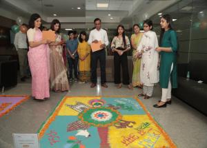 To commemorate 75 years of Indian independence, NHSRCL organized a Rangoli-making competition on the theme 'Azadi Ka Amrit Mahotsav.‘ The participants expressed their love for the nation through the art form of Rangoli.To commemorate 75 years of Indian independence, NHSRCL organized a Rangoli-making competition on the theme 'Azadi Ka Amrit Mahotsav.‘ The participants expressed their love for the nation through the art form of Rangoli.
