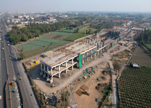 गुजरात के सूरत जिले में निर्माणाधीन सूरत एचएसआर स्टेशन-मार्च 2023