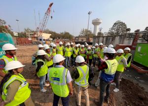  एमएस यूनिवर्सिटी, वडोदरा, गुजरात के सिविल इंजीनियरिंग के छात्रों ने विभिन्न एमएएचएसआर निर्माण स्थलों का दौरा किया