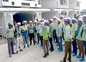 गुजरात के वडोदरा जिले में एमएएचएसआर निर्माण स्थल पर भारतीय रेलवे अधिकारियों का दौरा