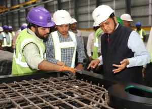 Shri Roop Narayan Sunkar医学博士/NHSRCLは、MAHSR回廊を2日間訪問し、トラックスラブ工場、トラックベッド建設、スラトHSRデポ、サバルマティマルチモーダル輸送ハブなど、さまざまな建設現場を視察しました