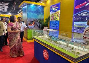Smt. Jaya Varma Sinha, Chairman & CEO, Railway Board visited the IITF Railway Pavilion. She was also briefed about the unique facade design of the Surat HSR station