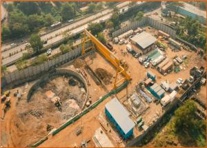 ガンソリ近くのサウリで地下/海底鉄道トンネル建設のための立坑作業が進行中