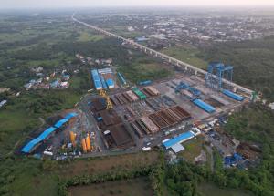 ナヴサーリー地区、2022年10月の全径間架設ヤード