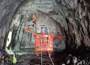 वलसाड जिला में पहाड़ी सुरंग का काम, मई 2023