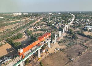 एसबीएस विधि से वायाडक्ट निर्माण, अहमदाबाद, अप्रैल 2023
