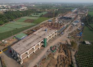 スラト駅工事進行中、スラト地区、2023年4月