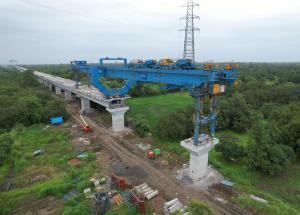 Full Span Girder Launching in Progress at Valsad District, September 2023