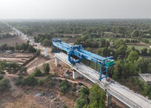 वडोदरा ज़िले में पूर्ण स्पैन गर्डर लॉन्चिंग प्रगति पर, जून 2023