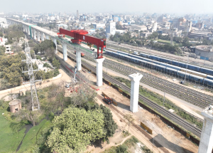 अहमदाबाद ज़िले में SBS (ओवर-स्लंग) पद्धति से MAHSR वायडक्ट निर्माण, नवंबर 2023