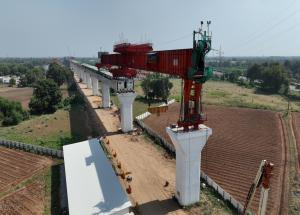 खेड़ा ज़िले में SBS (ओवर-स्लंग) पद्धति से MAHSR वायडक्ट निर्माण, नवंबर 2023