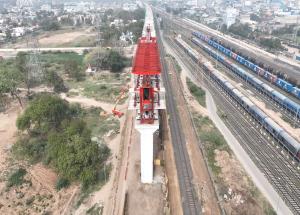 एसबीएस (ओवर-स्लंग) विधि से एमएएचएसआर वायाडक्ट निर्माण, अहमदाबाद जिला, दिसंबर 2023