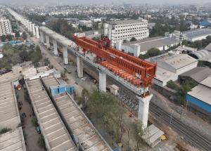 एसबीएस (ओवर-स्लंग) विधि से एमएएचएसआर वायाडक्ट निर्माण, अहमदाबाद जिला, दिसंबर 2023