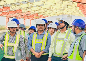 एनएचएसआरसीएल के एमडी श्री विवेक गुप्ता कुमार ने आनंद, गुजरात में ट्रैक निर्माण बेस और ट्रैक स्लैब निर्माण सुविधा का निरीक्षण किया, अप्रैल 2024
