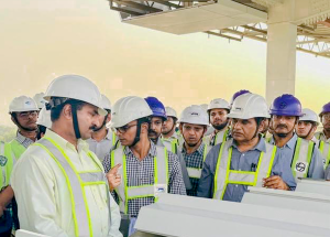 एनएचएसआरसीएल के एमडी श्री विवेक गुप्ता कुमार ने आनंद, गुजरात में ट्रैक निर्माण बेस और ट्रैक स्लैब निर्माण सुविधा का निरीक्षण किया, अप्रैल 2024