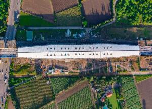 सूरत बुलेट ट्रेन स्टेशन निर्माणाधीन है
