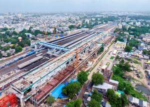 निर्माणाधीन अहमदाबाद बुलेट ट्रेन स्टेशन