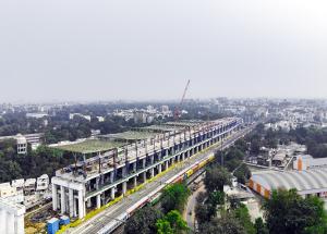 गुजरात के वडोदरा बुलेट ट्रेन स्टेशन पर निर्माण कार्य प्रगति पर है