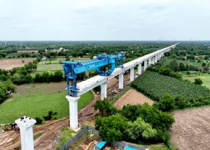 A full span launching gantry at work in Valsad district, Gujarat